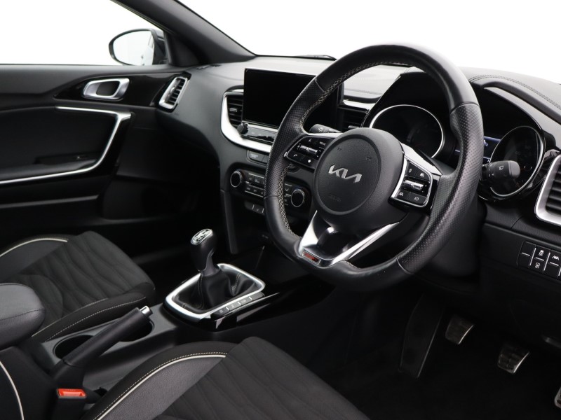 2022 (72) KIA CEED 1.5T GDi ISG GT-Line 5dr 5013645