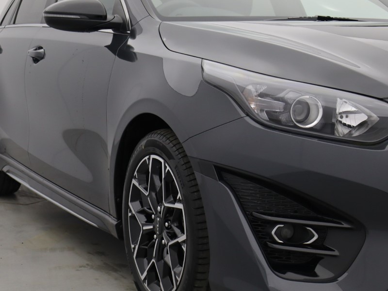 2022 (72) KIA CEED 1.5T GDi ISG GT-Line 5dr 5013670