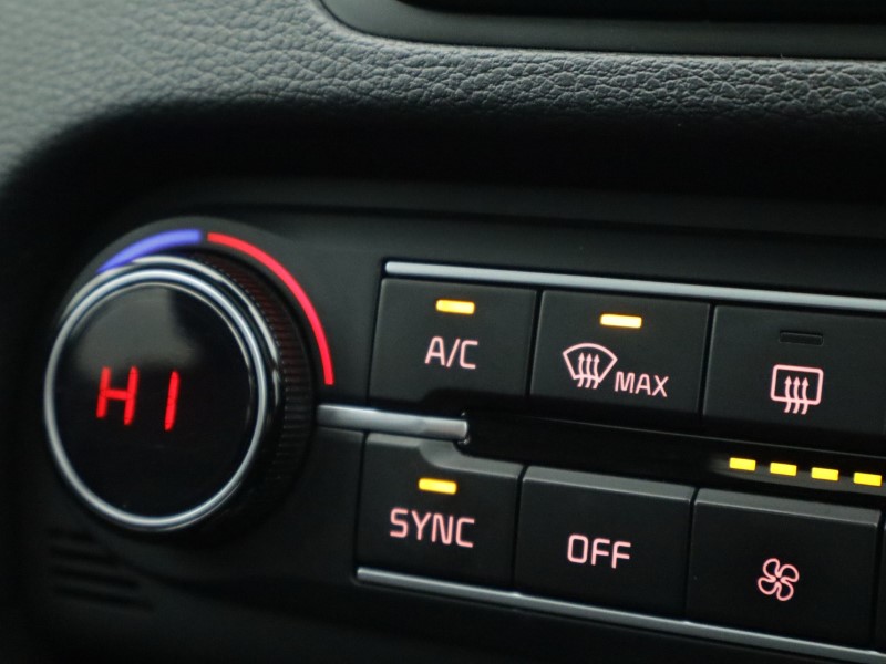 2022 (71) KIA XCEED 1.5T GDi ISG 4 5dr 5014560