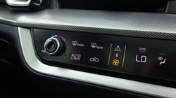 2025 (25) KIA SPORTAGE 1.6T GDi 207 HEV GT-Line S 5dr Auto AWD 5001135