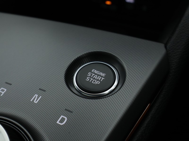 2025 (75) KIA SPORTAGE 1.6T GDi HEV GT-Line S 5dr Auto 5039676