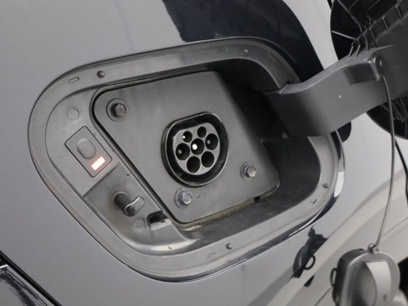 2023 (73) KIA SPORTAGE 1.6T GDi PHEV 3 5dr Auto AWD 5085252