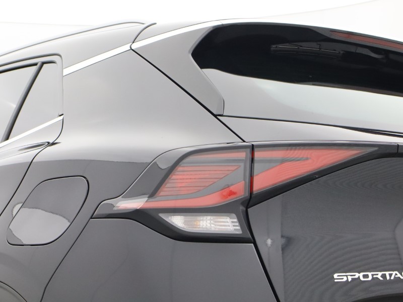 2023 (73) KIA SPORTAGE 1.6T GDi PHEV 3 5dr Auto AWD 5085248