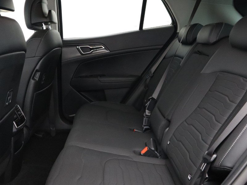 2023 (73) KIA SPORTAGE 1.6T GDi PHEV 3 5dr Auto AWD 5085204