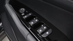 2023 (73) KIA SPORTAGE 1.6T GDi PHEV 3 5dr Auto AWD 5085224