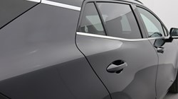 2025 (75) KIA SPORTAGE 1.6T GDi 207 HEV GT-Line 5dr Auto 5056855