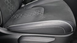 2025 (75) KIA SPORTAGE 1.6T GDi 207 HEV GT-Line 5dr Auto 5059084