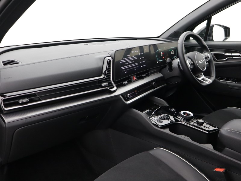 2025 (75) KIA SPORTAGE 1.6T GDi 207 HEV GT-Line 5dr Auto 5059088