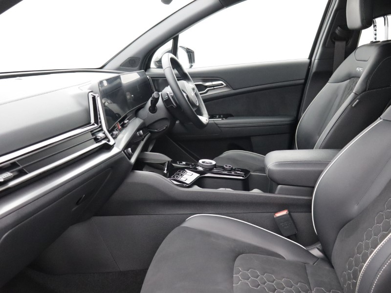 2025 (75) KIA SPORTAGE 1.6T GDi 207 HEV GT-Line 5dr Auto 5064550