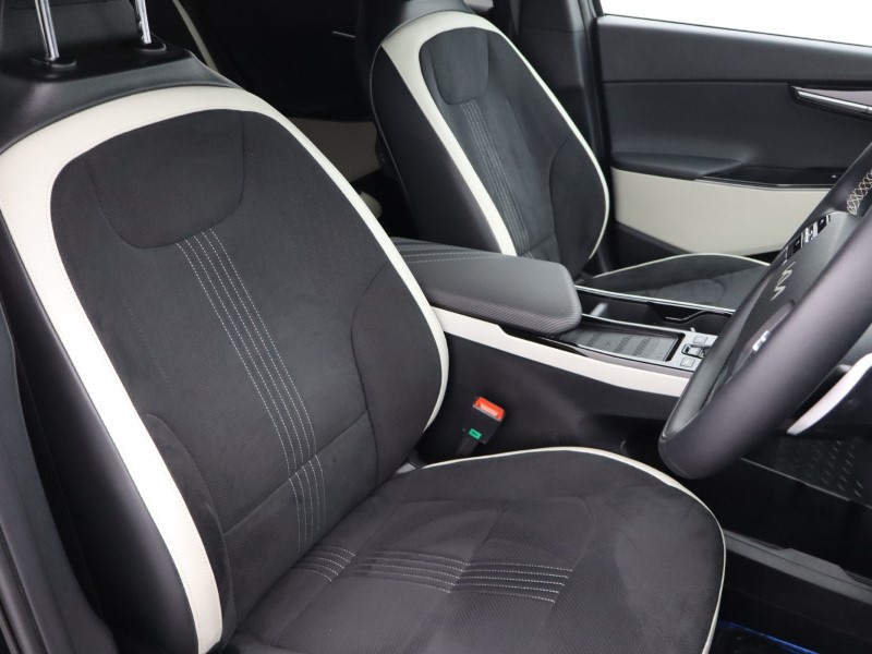 2023 (72) KIA EV6 166kW GT Line 77.4kWh 5dr Auto 5056422