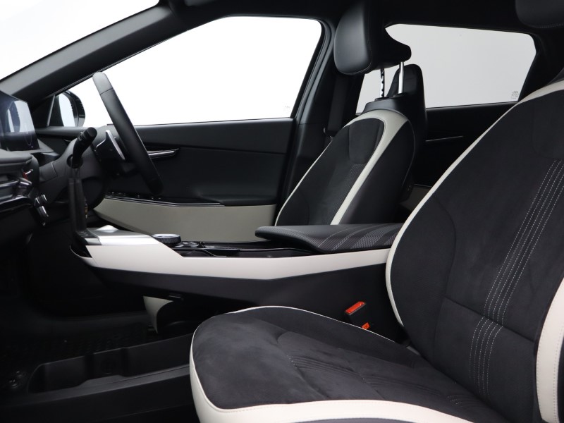 2023 (72) KIA EV6 166kW GT Line 77.4kWh 5dr Auto 5056401