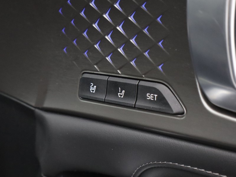 2024 (24) KIA SORENTO 1.6 T-GDi HEV Edition 5dr Auto 5091525