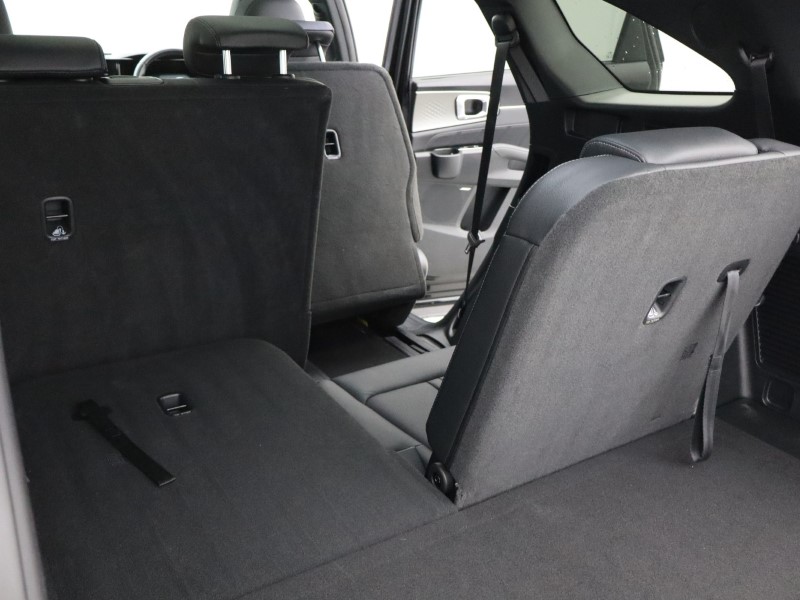 2024 (24) KIA SORENTO 1.6 T-GDi HEV Edition 5dr Auto 5091556