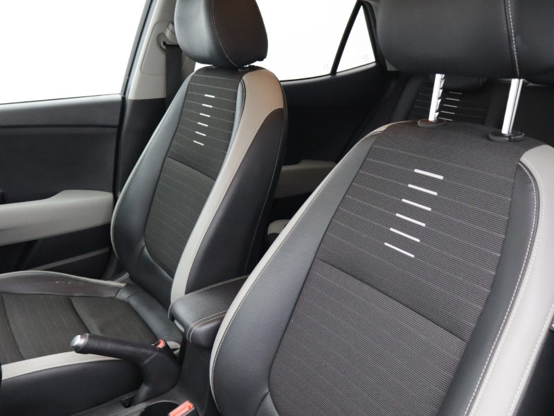 2018 (18) KIA STONIC 1.0T GDi First Edition 5dr 5187475