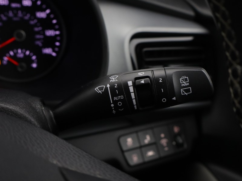 2018 (18) KIA STONIC 1.0T GDi First Edition 5dr 5187505