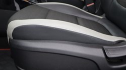 2018 (18) KIA STONIC 1.0T GDi First Edition 5dr 5187476