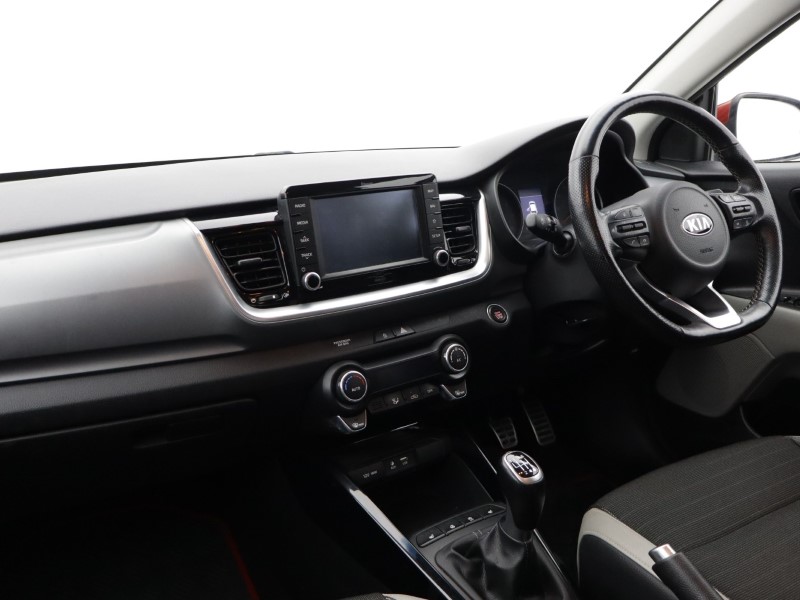 2018 (18) KIA STONIC 1.0T GDi First Edition 5dr 5187470