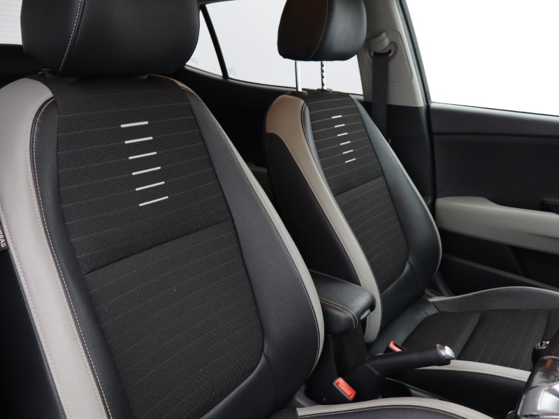 2018 (18) KIA STONIC 1.0T GDi First Edition 5dr 5187486