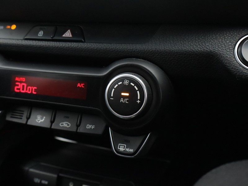 2018 (18) KIA STONIC 1.0T GDi First Edition 5dr 5187498