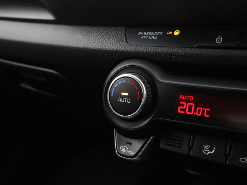 2018 (18) KIA STONIC 1.0T GDi First Edition 5dr 5187497