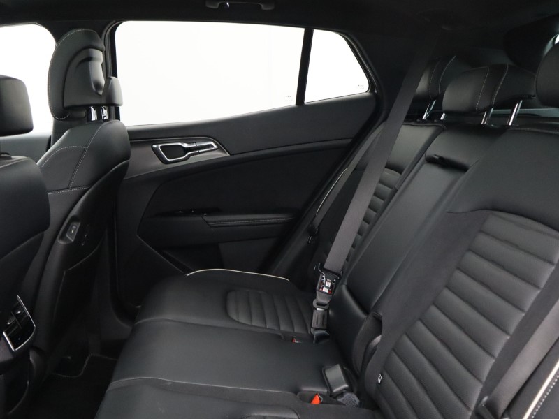 2024 (24) KIA SPORTAGE 1.6T GDi HEV GT-Line S 5dr Auto 5201557