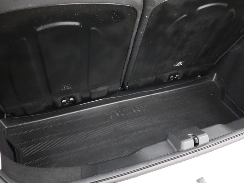 2021 (21) PEUGEOT 108 1.0 72 Collection 5dr 5197754