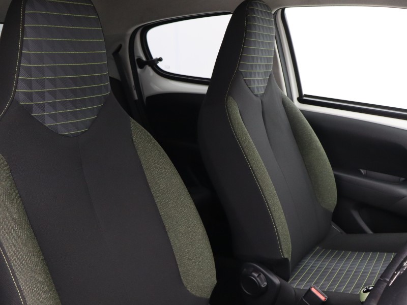 2021 (21) PEUGEOT 108 1.0 72 Collection 5dr 5197738