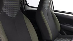 2021 (21) PEUGEOT 108 1.0 72 Collection 5dr 5197738