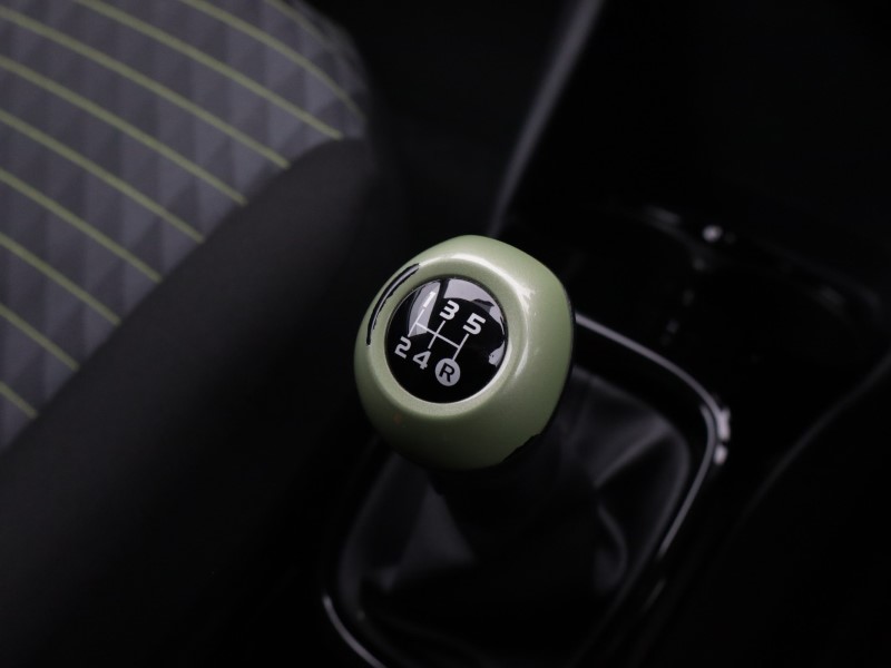 2021 (21) PEUGEOT 108 1.0 72 Collection 5dr 5197752