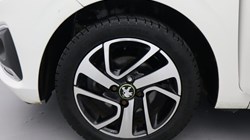 2021 (21) PEUGEOT 108 1.0 72 Collection 5dr 5197728