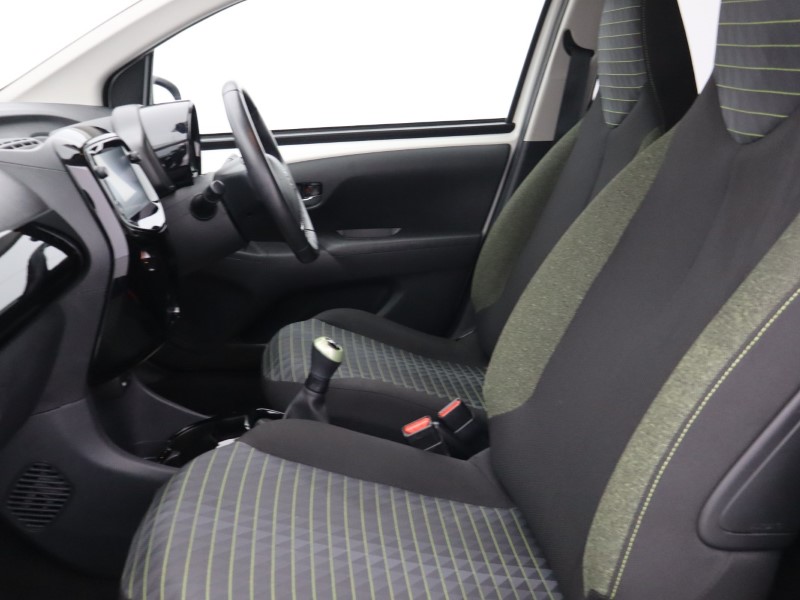 2021 (21) PEUGEOT 108 1.0 72 Collection 5dr 5197726