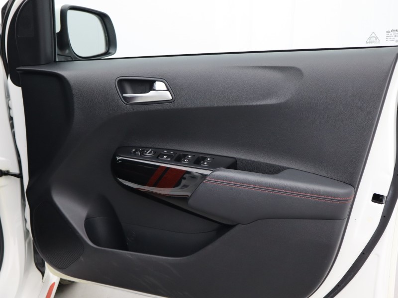 2018 (18) KIA PICANTO 1.0 GT-line 5dr 5208702