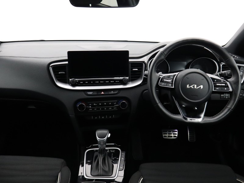 2025 (25) KIA CEED 1.5T GDi ISG 138 GT-Line 5dr DCT 5536985