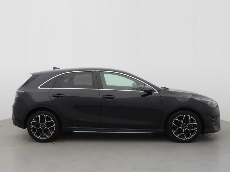 2025 (25) KIA CEED 1.5T GDi ISG 138 GT-Line 5dr DCT 5536982