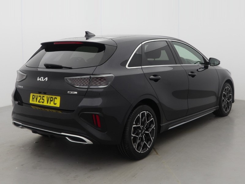 2025 (25) KIA CEED 1.5T GDi ISG 138 GT-Line 5dr DCT 5536989