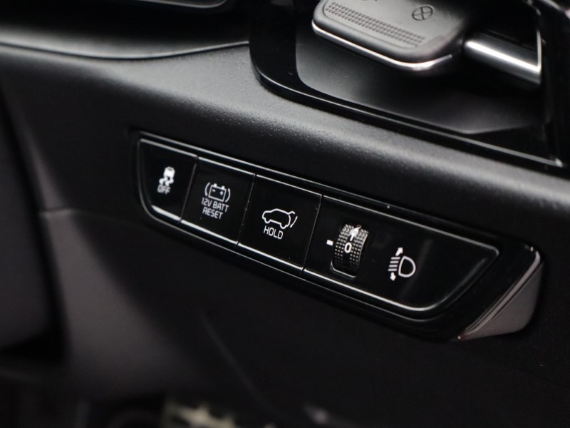 2023 (23) KIA NIRO 1.6 GDi Hybrid 4 5dr DCT 5288068