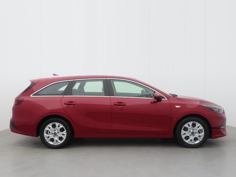 2025 (25) KIA CEED 1.5T GDi ISG 138 2 5dr 5536908