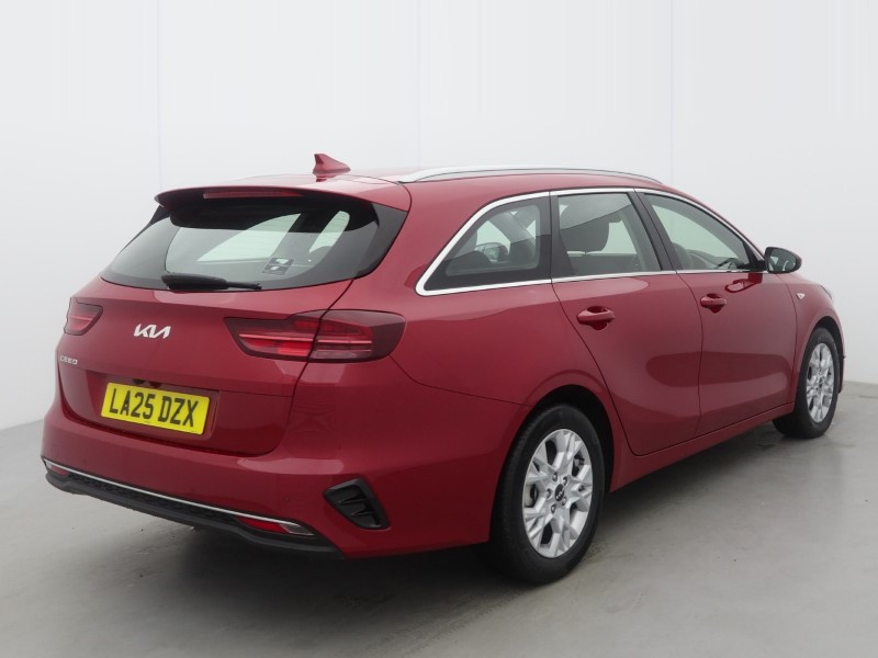 2025 (25) KIA CEED 1.5T GDi ISG 138 2 5dr 5536917