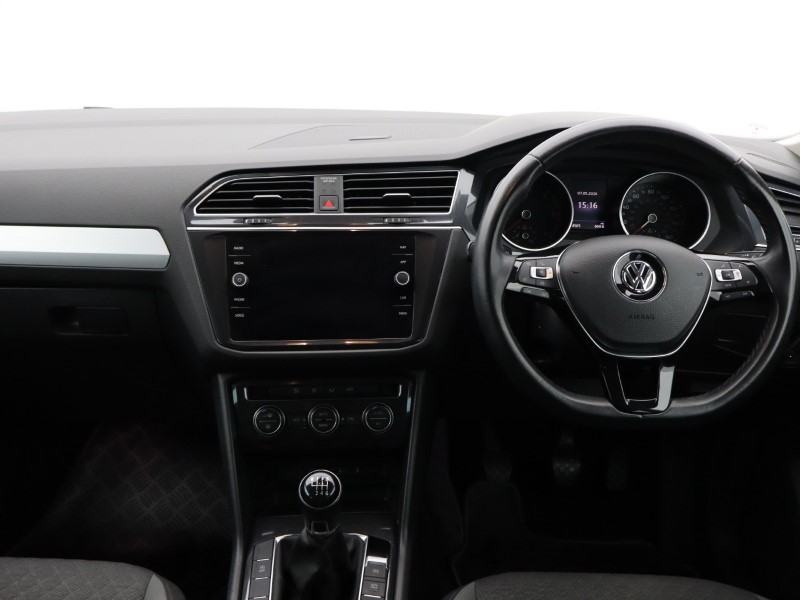 2019 (19) VOLKSWAGEN TIGUAN 2.0 TDi 150 4Motion SE Nav 5dr 5377859