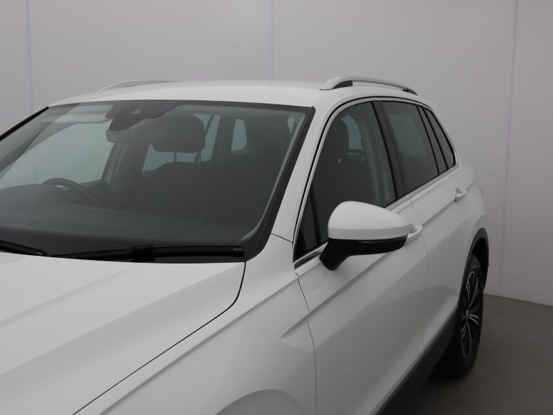 2019 (19) VOLKSWAGEN TIGUAN 2.0 TDi 150 4Motion SE Nav 5dr 5377892
