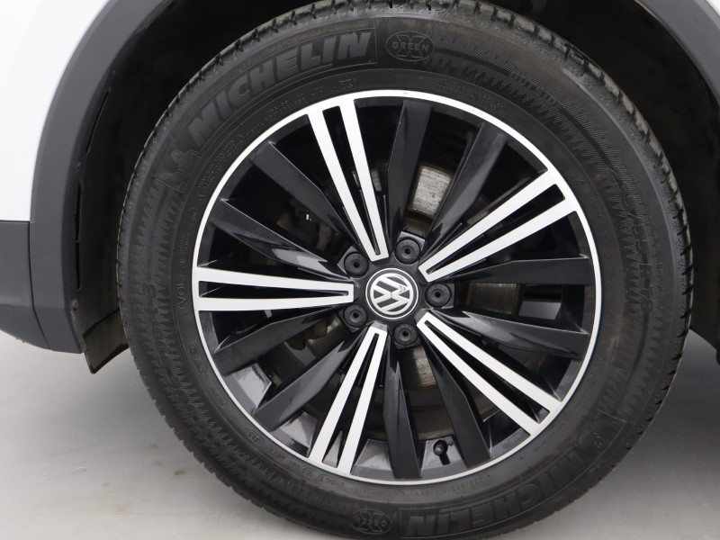 2019 (19) VOLKSWAGEN TIGUAN 2.0 TDi 150 4Motion SE Nav 5dr 5377858