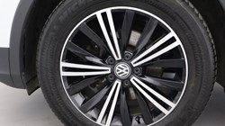 2019 (19) VOLKSWAGEN TIGUAN 2.0 TDi 150 4Motion SE Nav 5dr 5377858