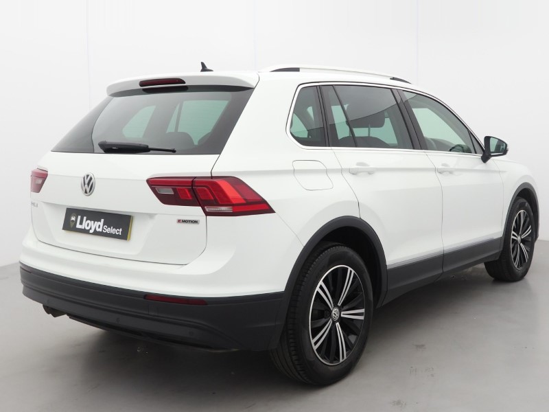 2019 (19) VOLKSWAGEN TIGUAN 2.0 TDi 150 4Motion SE Nav 5dr 5377864