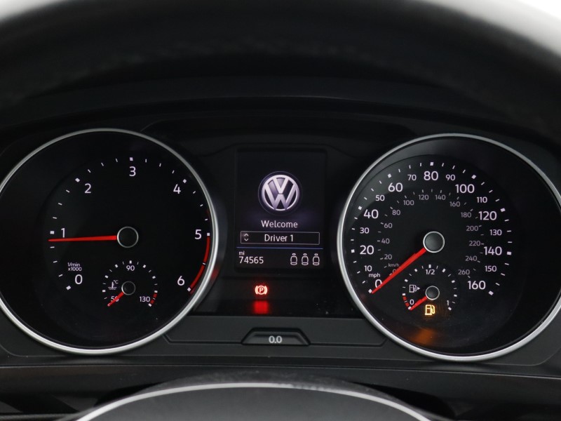 2019 (19) VOLKSWAGEN TIGUAN 2.0 TDi 150 4Motion SE Nav 5dr 5377860