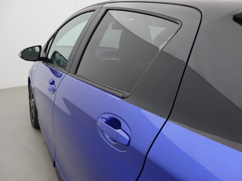 2017 (17) TOYOTA YARIS 1.5 Hybrid Red Bi-tone 5dr CVT 5488287