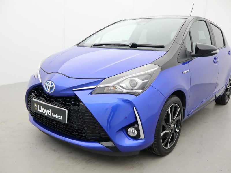 2017 (17) TOYOTA YARIS 1.5 Hybrid Red Bi-tone 5dr CVT 5488278