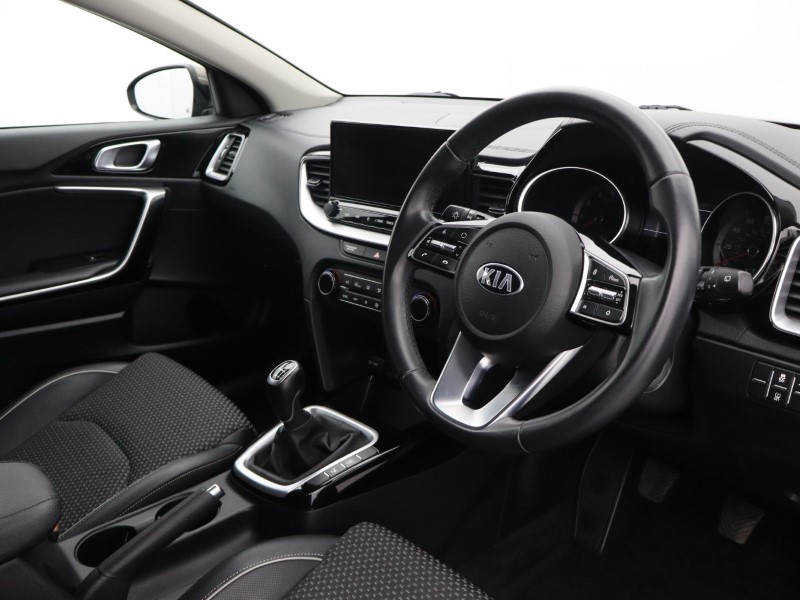 2021 (21) KIA CEED 1.5T GDi ISG 3 5dr 5537184
