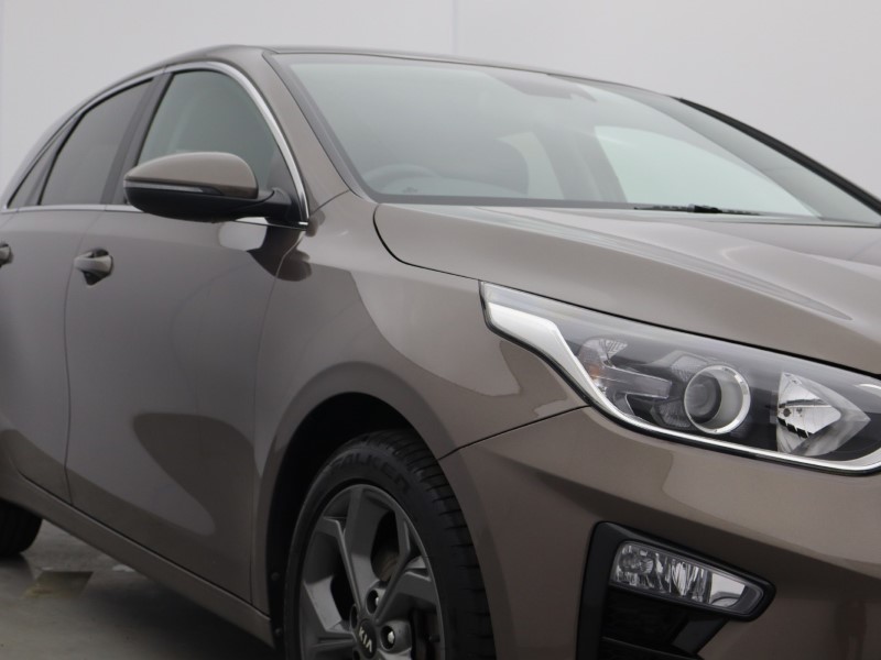 2021 (21) KIA CEED 1.5T GDi ISG 3 5dr 5537210