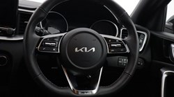 2025 (25) KIA CEED 1.5T GDi ISG 138 GT-Line 5dr 5541283