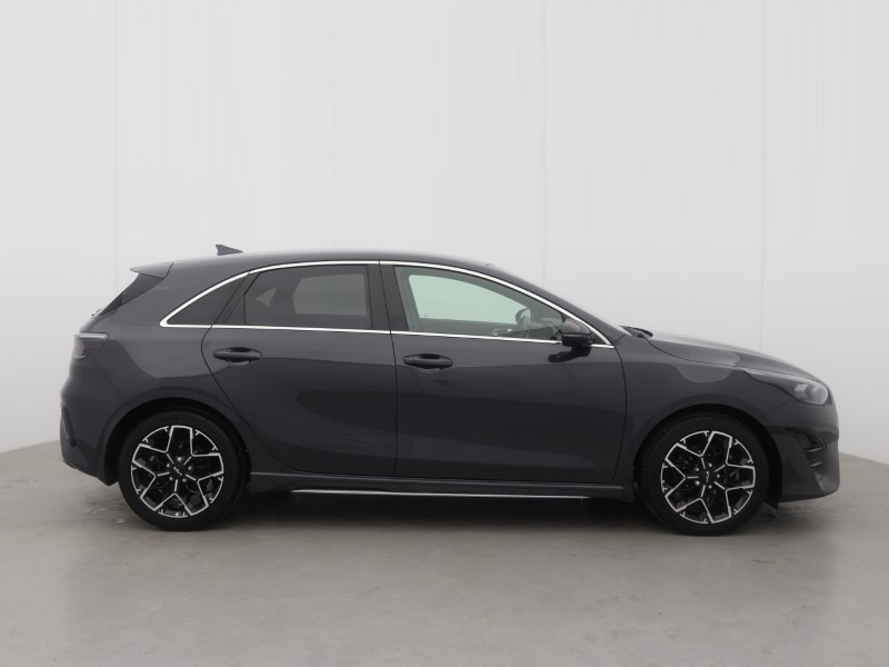 2025 (25) KIA CEED 1.5T GDi ISG 138 GT-Line 5dr 5541273
